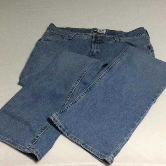 Levi's Denim - Levi’s low rise bootcut jeans size 12.   W186